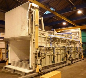MOVING HOOD FURNACE